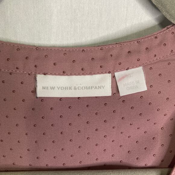 New York & Company Size Extra Large Pink Textured polka Dot Long Sleeved Blouse - Picture 6 of 9